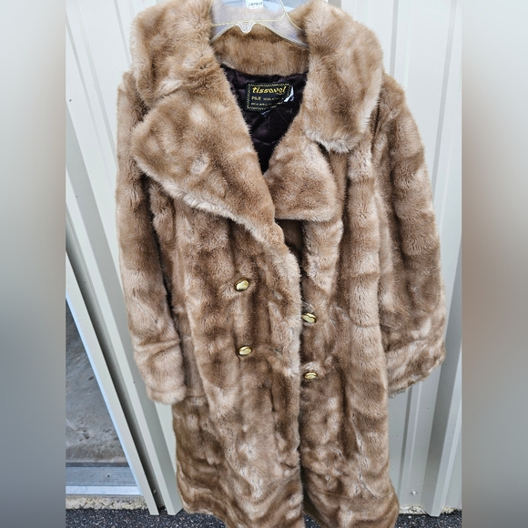 Tissavel of France Jackets & Blazers - LAVISH TISSAVEL VEGAN FULL LENGTH FAUX FUR HIGH END QUALITY COAT SIZE: LARGE